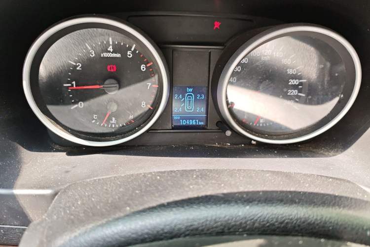 Used Haval H6 2015 Sport Edition 1.5T Manual Two-Wheel Drive Elite Model Odometer Close Up