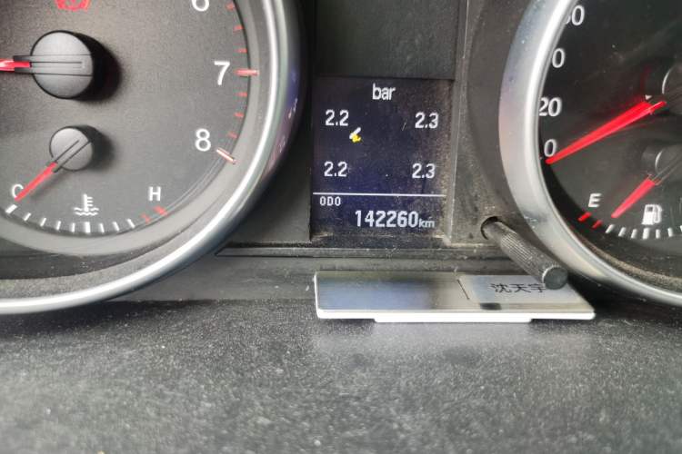 Used Haval H6 2015 Sport Edition 1.5T Manual Two-Wheel Drive Elite Model Odometer Close Up