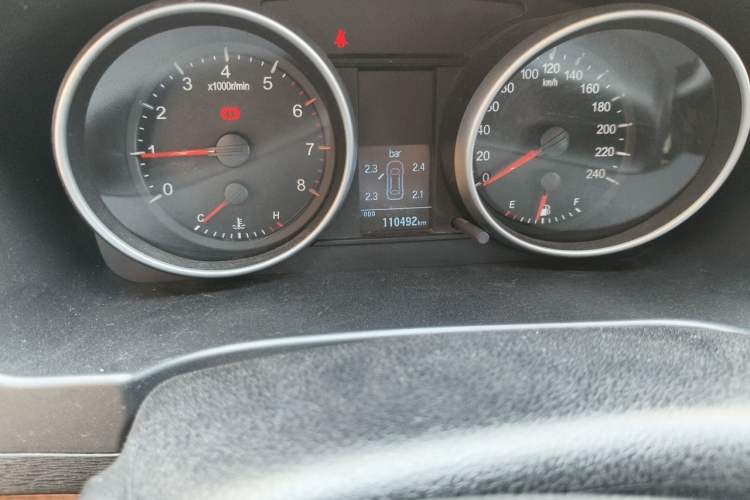 Used Haval H6 2015 Sport Edition 1.5T Manual Two-Wheel Drive Elite Model Odometer Close Up