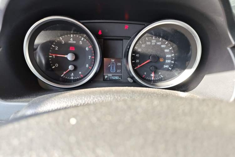 Used Haval H6 2015 Sport Edition 1.5T Automatic Two-Wheel Drive Luxury Model Odometer Close Up