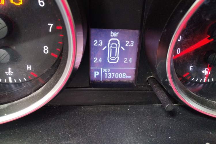 Used Haval H6 2015 Sport Edition 1.5T Automatic Two-Wheel Drive Luxury Model Odometer Close Up