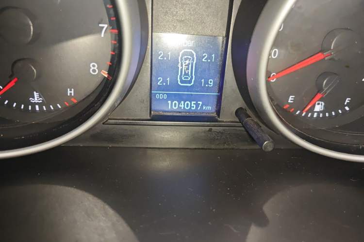 Used Haval H6 2015 Sport Edition 1.5T Manual Two-Wheel Drive Elite Model Odometer Close Up