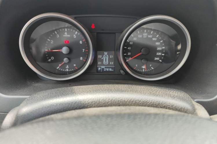 Used Haval H6 2015 Sport Edition 1.5T Automatic Two-Wheel Drive Luxury Model Odometer Close Up