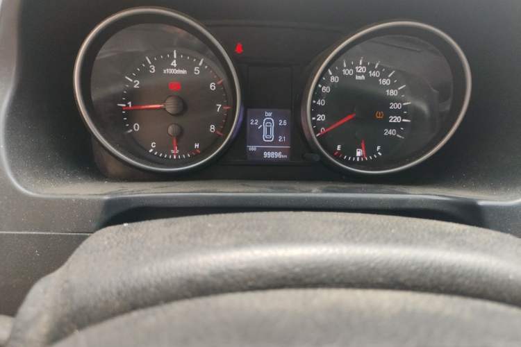 Used Haval H6 2015 Upgraded Model 1.5T Manual Two-Wheel Drive Elite Version Odometer Close Up