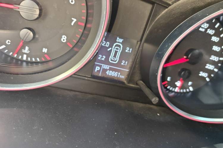 Used Haval H6 2015 Sport Edition 1.5T Automatic Two-Wheel Drive Luxury Model Odometer Close Up