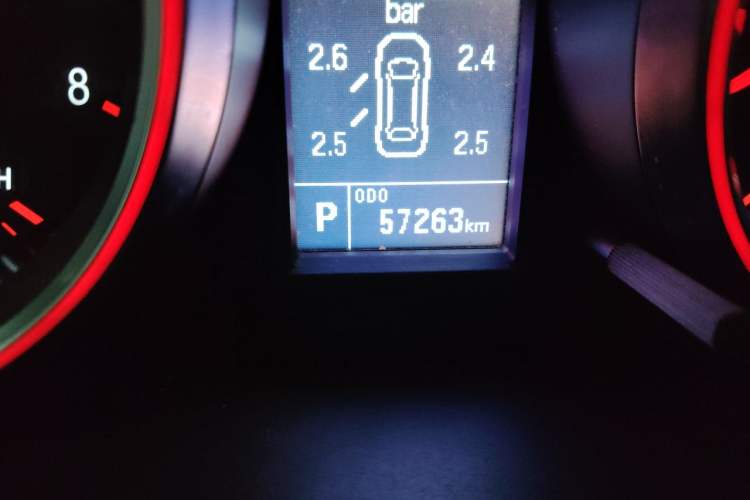 Used Haval H6 2015 Sport Edition 1.5T Automatic Two-Wheel Drive Luxury Model Odometer Close Up