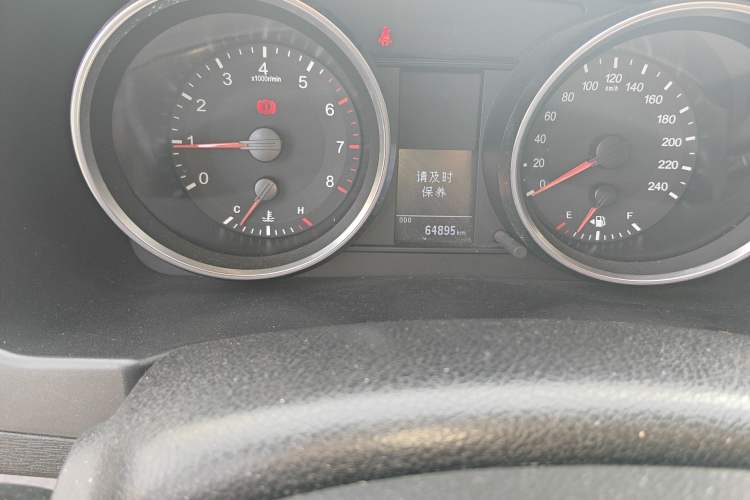 Used Haval H6 2015 Sport Edition 1.5T Manual Two-Wheel Drive Elite Model Odometer Close Up