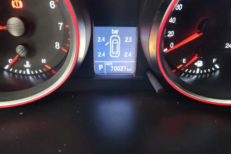 Used Haval H6 2015 Sport Edition 1.5T Automatic Two-Wheel Drive Luxury Model Odometer Close Up