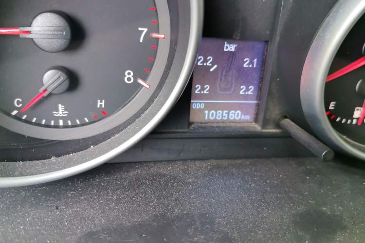 Used Haval H6 2015 Upgraded Model 1.5T Manual Two-Wheel Drive Elite Version Odometer Close Up