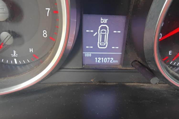 Used Haval H6 2015 Revised Version Sport Edition 1.5T Manual Transmission Two-Wheel Drive Elite Grade Odometer Close Up