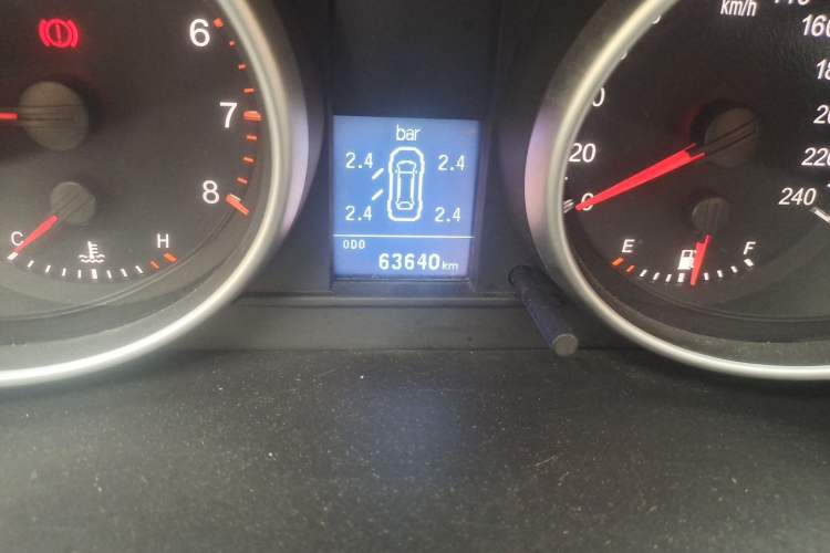 Used Haval H6 2015 Sport Edition 1.5T Manual Two-Wheel Drive Elite Model Odometer Close Up