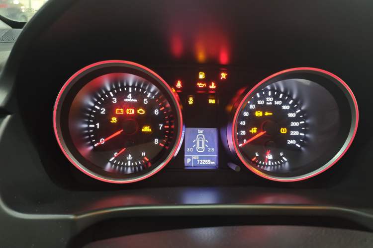 Used Haval H6 2015 Sport Edition 1.5T Automatic Two-Wheel Drive Luxury Model Odometer Close Up
