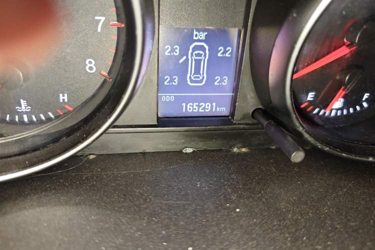Used Haval H6 2015 Upgraded Model 1.5T Manual Two-Wheel Drive Elite Version Odometer Close Up