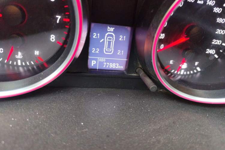 Used Haval H6 2015 Sport Edition 1.5T Automatic Two-Wheel Drive Luxury Model Odometer Close Up