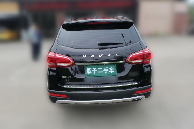 Used Haval H6 2015 Upgraded Model 1.5T Manual Two-Wheel Drive Prestige Version Rear