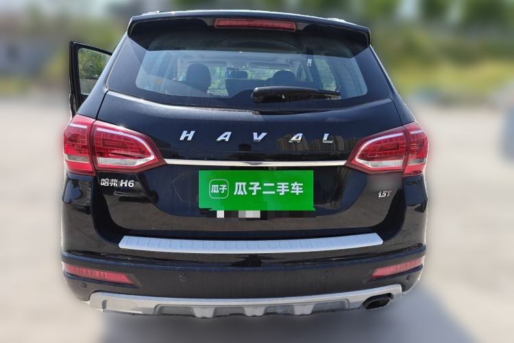 Used Haval H6 2015 Revised Version Sport Edition 1.5T Manual Transmission Two-Wheel Drive Elite Grade Rear