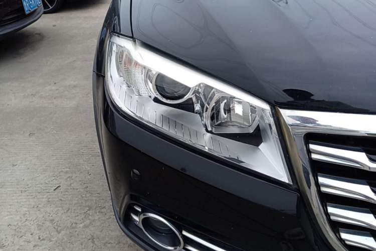 Used Haval H6 2015 Sport Edition 1.5T Automatic Two-Wheel Drive Luxury Model Right Front Headlight