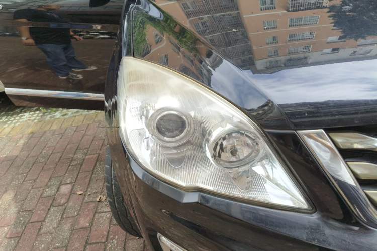Used Haval H6 2015 Upgraded Model 1.5T Manual Two-Wheel Drive Elite Version Right Front Headlight