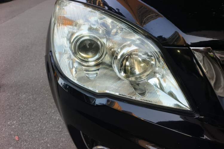Used Haval H6 2015 Upgraded Model 1.5T Manual Two-Wheel Drive Elite Version Right Front Headlight