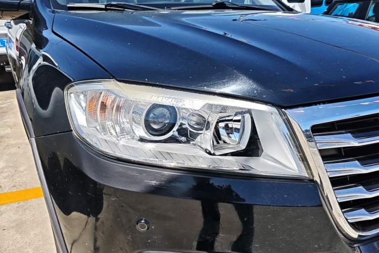 Used Haval H6 2015 Sport Edition 1.5T Automatic Two-Wheel Drive Luxury Model Right Front Headlight
