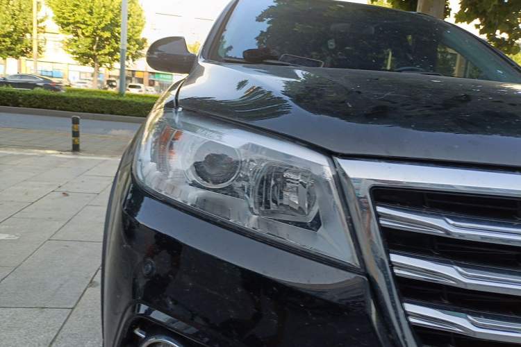 Used Haval H6 2015 Sport Edition 1.5T Automatic Two-Wheel Drive Luxury Model Right Front Headlight