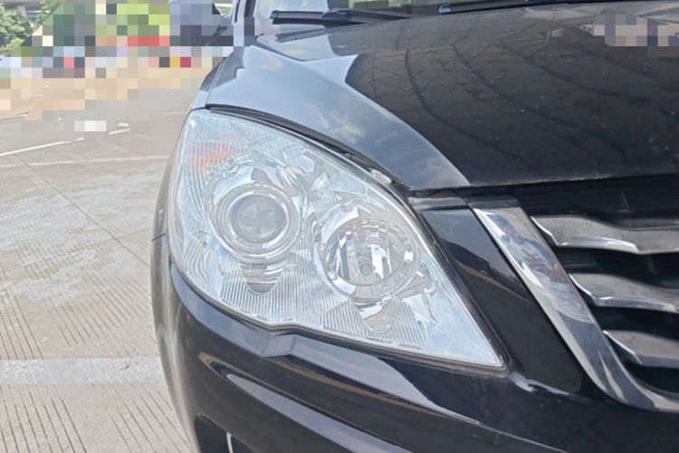 Used Haval H6 2015 Upgraded Model 1.5T Manual Two-Wheel Drive Elite Version Right Front Headlight