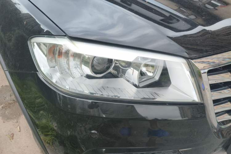 Used Haval H6 2015 Sport Edition 1.5T Automatic Two-Wheel Drive Luxury Model Right Front Headlight