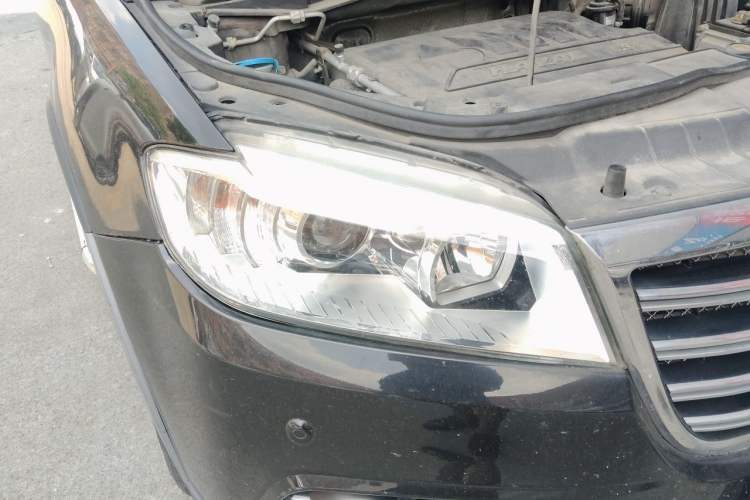 Used Haval H6 2015 Sport Edition 1.5T Manual Two-Wheel Drive Elite Model Right Front Headlight