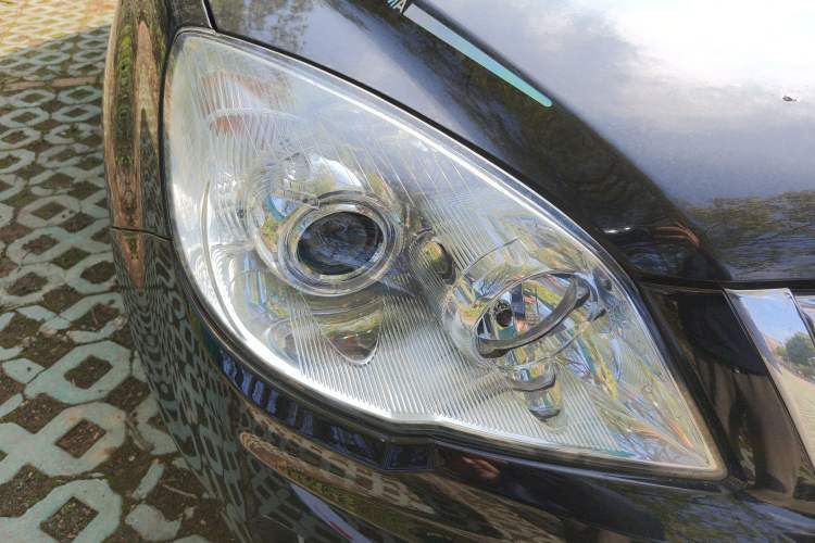 Used Haval H6 2015 Upgraded Model 1.5T Manual Two-Wheel Drive Elite Version Right Front Headlight