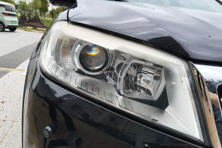 Used Haval H6 2015 Sport Edition 1.5T Automatic Two-Wheel Drive Luxury Model Right Front Headlight