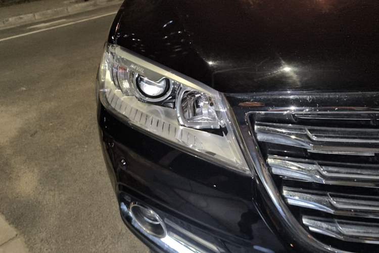 Used Haval H6 2015 Sport Edition 1.5T Automatic Two-Wheel Drive Luxury Model Right Front Headlight