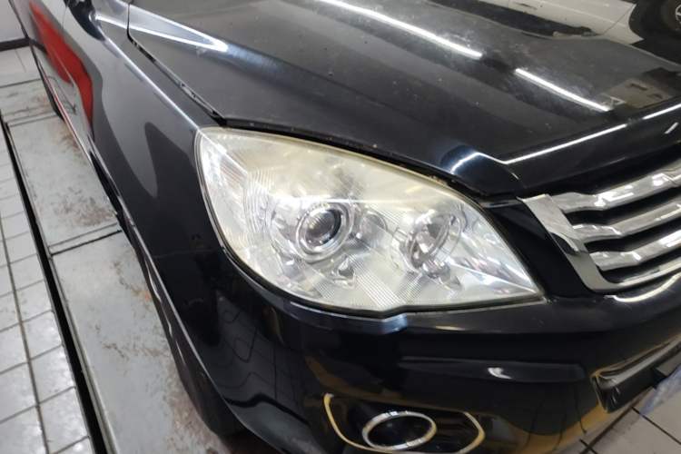 Used Haval H6 2015 Upgraded Model 1.5T Manual Two-Wheel Drive Elite Version Right Front Headlight