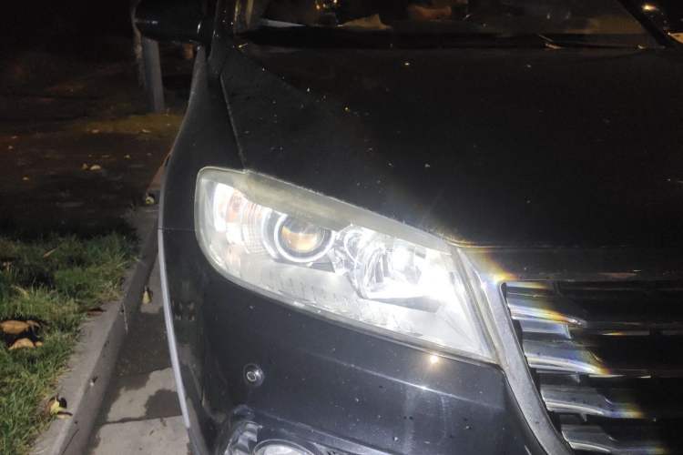 Used Haval H6 2015 Sport Edition 1.5T Automatic Two-Wheel Drive Luxury Model Right Front Headlight