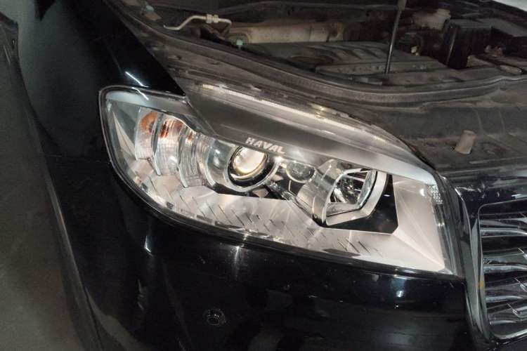 Used Haval H6 2015 Sport Edition 1.5T Automatic Two-Wheel Drive Luxury Model Right Front Headlight