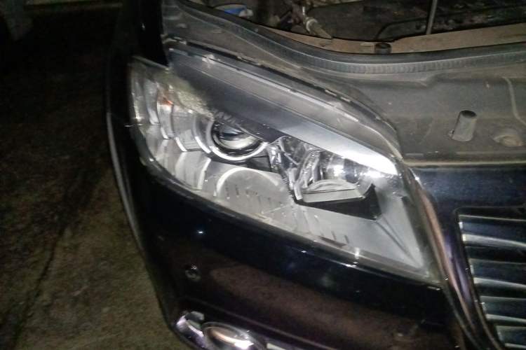 Used Haval H6 2015 Sport Edition 1.5T Automatic Two-Wheel Drive Luxury Model Right Front Headlight