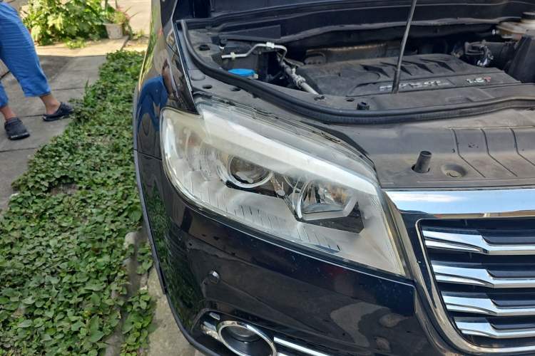 Used Haval H6 2015 Sport Edition 1.5T Automatic Two-Wheel Drive Luxury Model Right Front Headlight