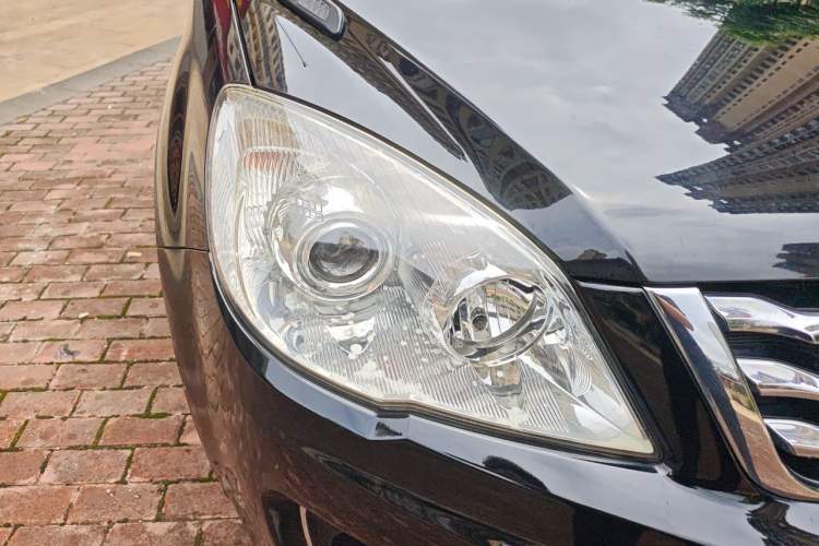 Used Haval H6 2015 Upgraded Model 1.5T Manual Two-Wheel Drive Elite Version Right Front Headlight