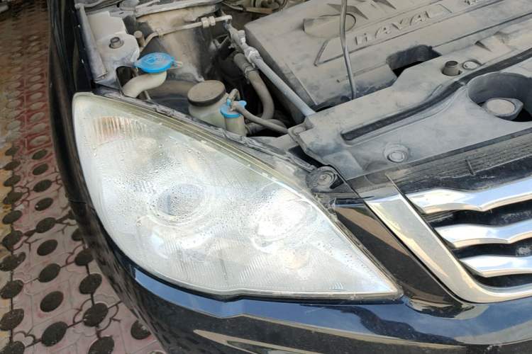 Used Haval H6 2015 Upgraded Model 1.5T Manual Two-Wheel Drive Elite Version Right Front Headlight