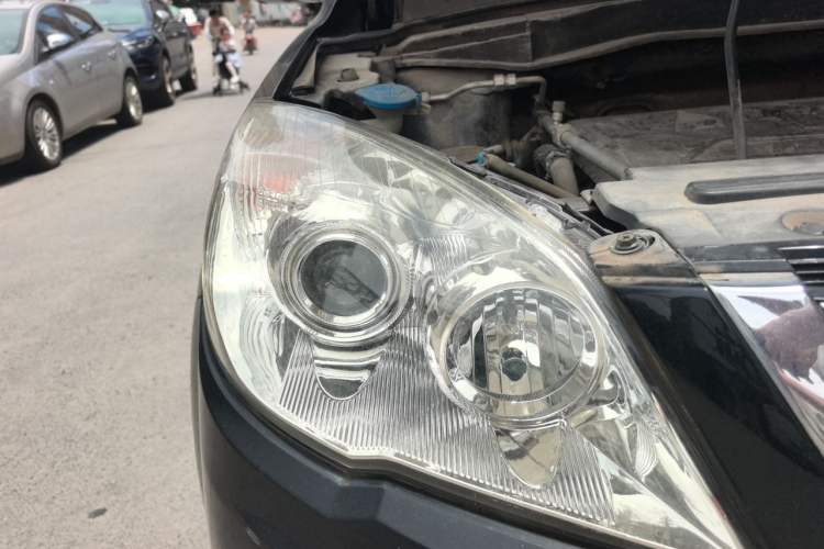 Used Haval H6 2015 Upgraded Model 1.5T Manual Two-Wheel Drive Elite Version Right Front Headlight