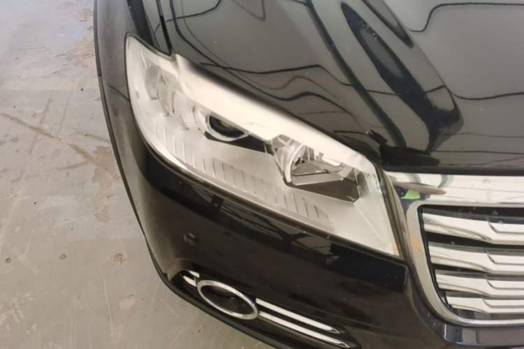 Used Haval H6 2015 Revised Version Sport Edition 1.5T Manual Transmission Two-Wheel Drive Elite Grade Right Front Headlight