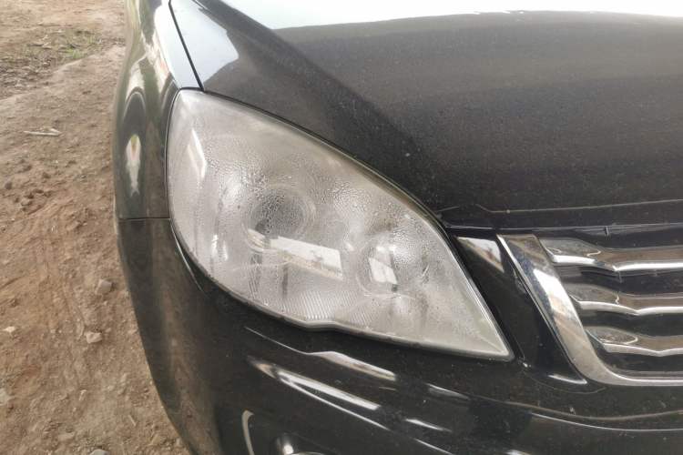 Used Haval H6 2015 Upgraded Model 1.5T Manual Two-Wheel Drive Elite Version Right Front Headlight