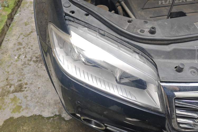 Used Haval H6 2015 Sport Edition 1.5T Automatic Two-Wheel Drive Luxury Model Right Front Headlight