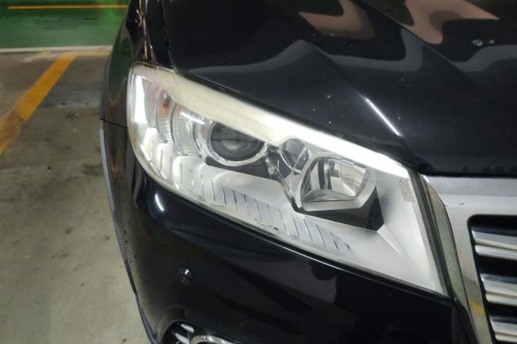 Used Haval H6 2015 Sport Edition 1.5T Automatic Two-Wheel Drive Luxury Model Right Front Headlight