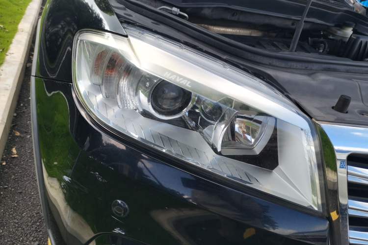 Used Haval H6 2015 Sport Edition 1.5T Automatic Two-Wheel Drive Luxury Model Right Front Headlight