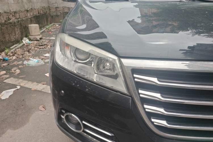 Used Haval H6 2015 Sport Edition 1.5T Automatic Two-Wheel Drive Luxury Model Right Front Headlight