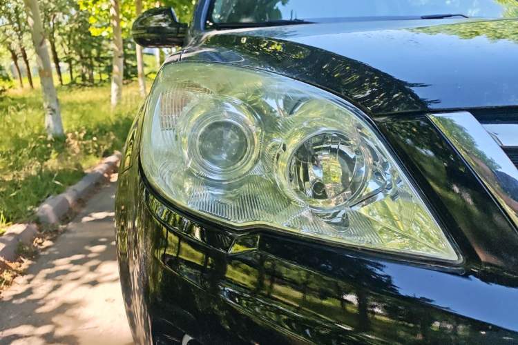 Used Haval H6 2015 Upgraded Model 1.5T Manual Two-Wheel Drive Elite Version Right Front Headlight