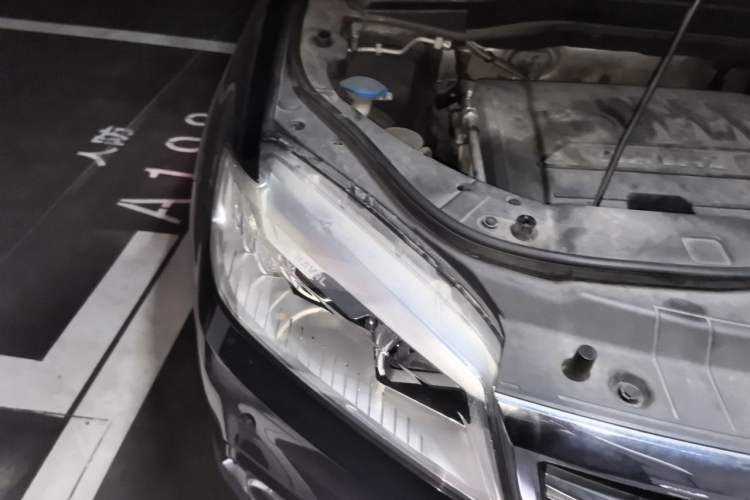 Used Haval H6 2015 Sport Edition 1.5T Automatic Two-Wheel Drive Luxury Model Right Front Headlight
