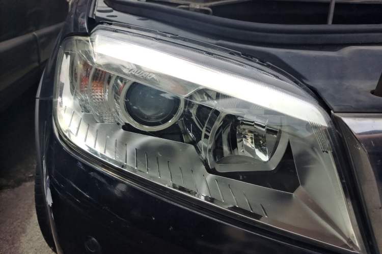 Used Haval H6 2015 Sport Edition 1.5T Manual Two-Wheel Drive Elite Model Right Front Headlight