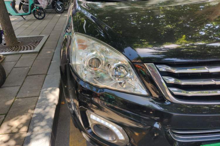 Used Haval H6 2015 Upgraded Model 1.5T Manual Two-Wheel Drive Elite Version Right Front Headlight