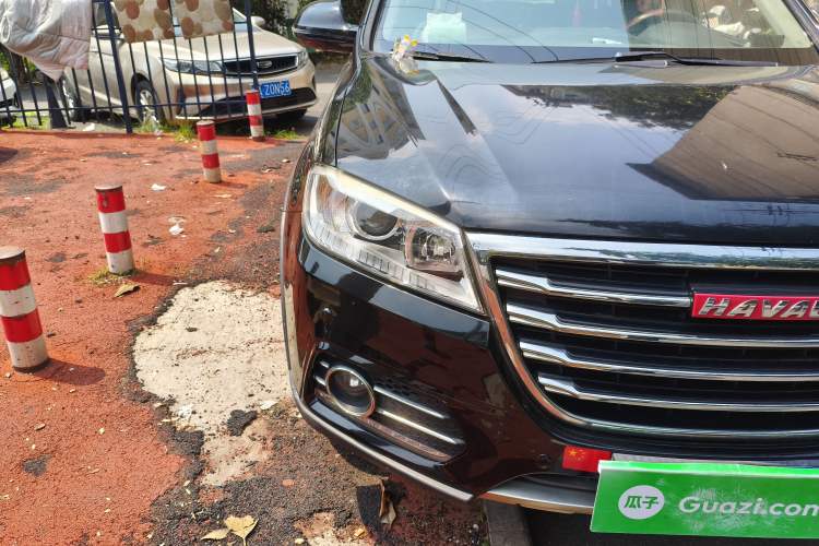 Used Haval H6 2015 Sport Edition 1.5T Automatic Two-Wheel Drive Luxury Model Right Front Headlight